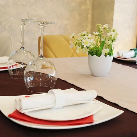 Class Hotel